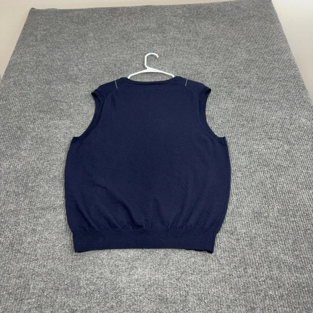 Club Room Sweater Vest Mens M Navy Blue Merino Wool Argyle V Neck Preppy Classic